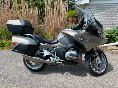 BMW R1200RT 2016 LC Liquid cooled, Callisto Grey Metallic; Odo 40813km Horsepower: 125hp@7750rpm Tor...
