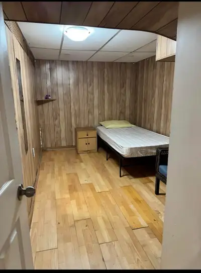 Basement Room for rent for 1 person. Good for student or a working person. Free laundry, free wifi a...