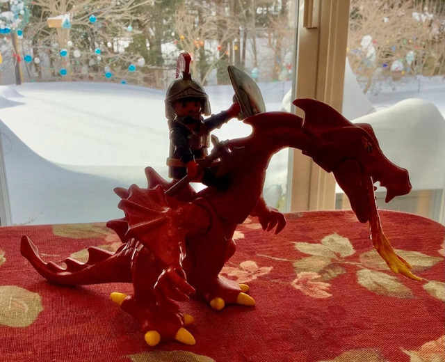 Playmobil Dragon rouge et soldat vintage Rare à trouver 20$ dans Jouets et jeux  à Laval/Rive Nord - Image 3