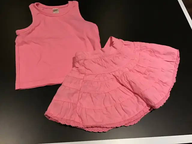 Girls clothing size 18 and a few 24 months in Clothing - 18-24 Months in Barrie - Image 4