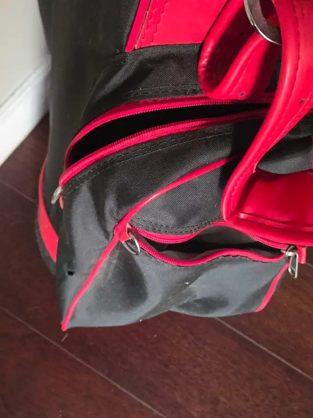 Vintage 1980's Dura Bag Retro Red Black Golf 3 Slot Sunday Bag in Golf in St. Catharines - Image 9