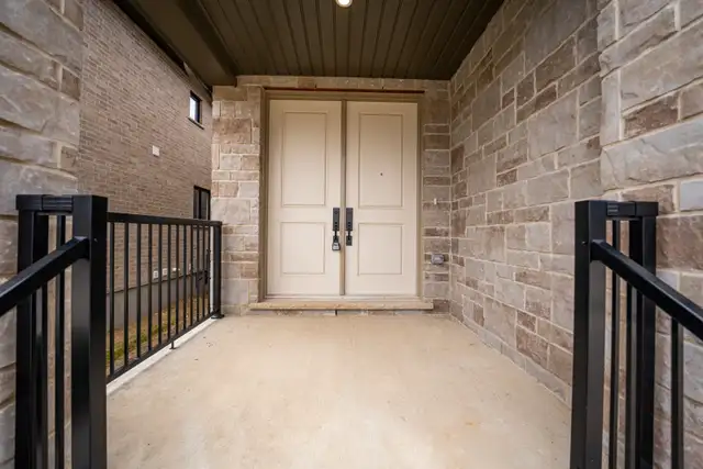 Room for rent in Kitchener- $1000(Master bedroom ) in Room Rentals & Roommates in Kitchener / Waterloo - Image 2