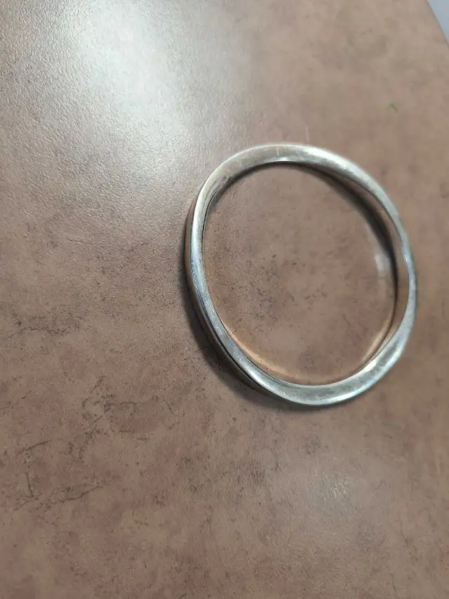 Silver colour bangle bracelet with a unique shape in Jewellery & Watches in Markham / York Region - Image 3