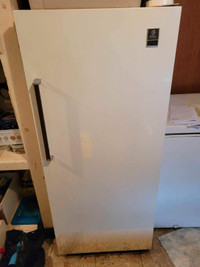 Old fridge functional - FREE