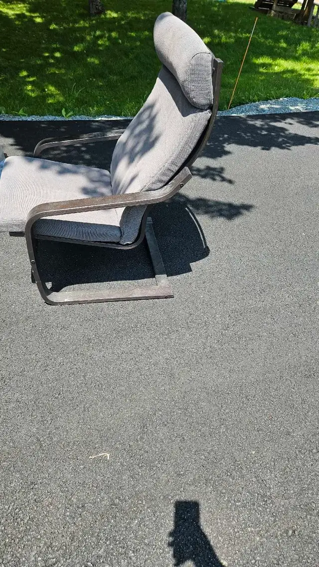 IKEA chair in Chairs & Recliners in City of Halifax - Image 3