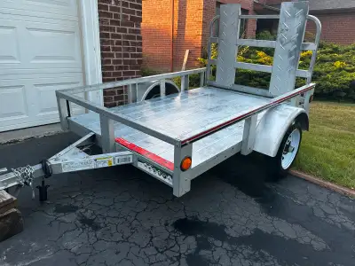 Private sale. 4 feet width with 6 feet length. 1500 lbs payload capacity. Very lightly used. Very li...