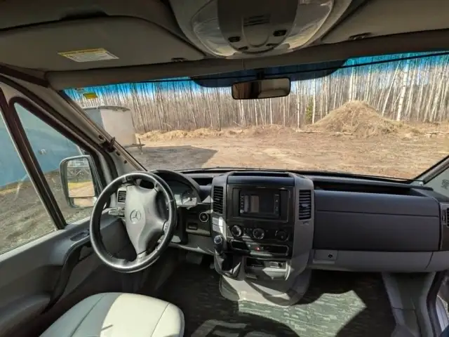 2014 MERCEDES SPRINTER WINNEBAGO CAMPER VAN in RVs & Motorhomes in Edmonton - Image 3