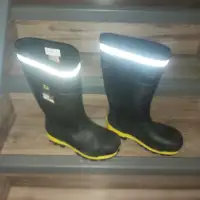 Dakota 9800 steel toed rubber work boots