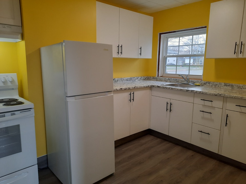 Huge 4 bedroom apartment available Nov 1st in Amherst 1
