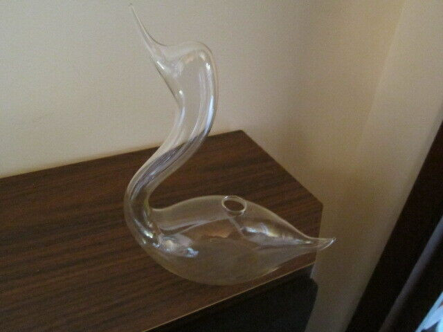 Swan vase in Arts & Collectibles in Nelson