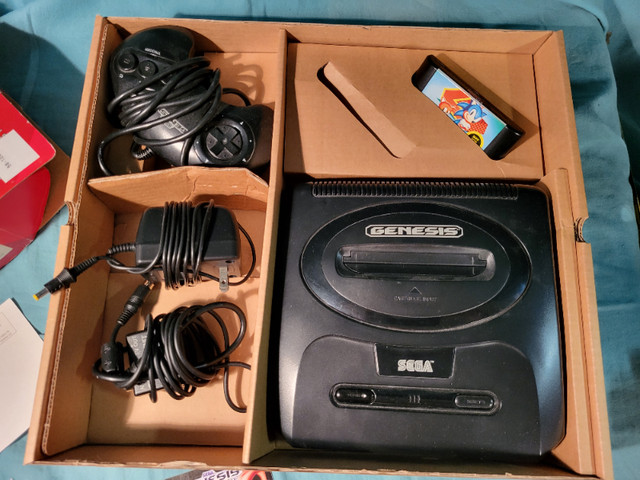 Sega genesis complet avec boite, jeu sonic , livrets ect dans Jouets et jeux  à Laval/Rive Nord - Image 4