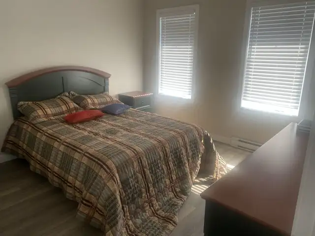 chambre à louer  En Banlieue de Saint  Georges in Long Term Rentals in St-Georges-de-Beauce - Image 2