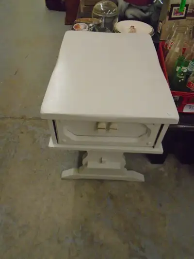 End table / coffee table, View more