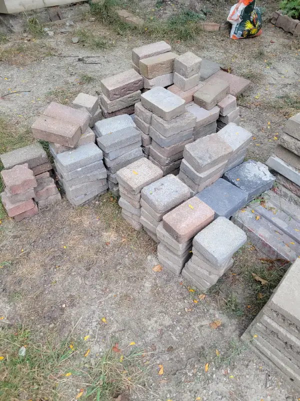 CONCRETE PAVERS, DESIGNED SLABS in Other in Mississauga / Peel Region - Image 3