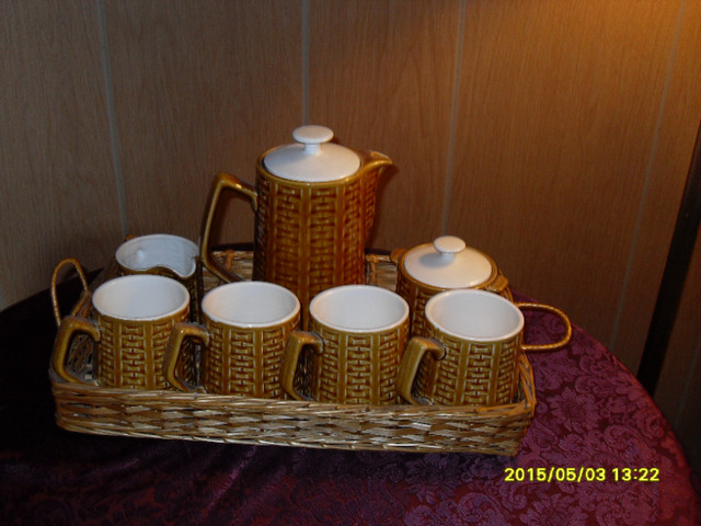Vintage Tea/Coffee pot with 4 mugs and cream and sugar in Kitchen & Dining Wares in Bridgewater - Image 4