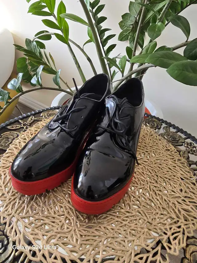 Women's patent leather boots39 size(38.5) in Women's - Shoes in Barrie - Image 5