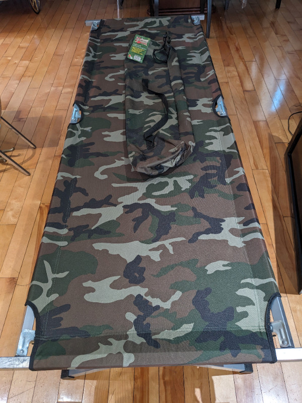 Grizzly Outdoors camouflage camp cot in Fishing, Camping & Outdoors in City of Toronto
