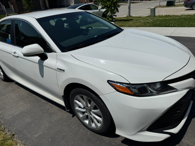 2018 Toyota Camry LE Hybrid in Cars & Trucks in Hamilton - Image 4