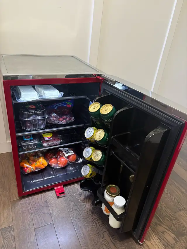Mini fridge in Refrigerators in London - Image 4