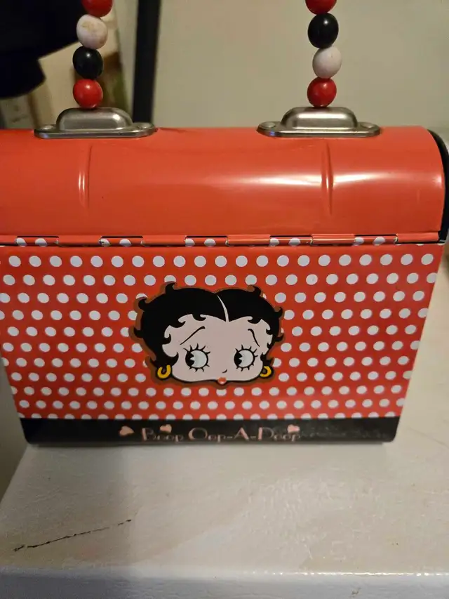 Betty Boop Metal Tin Purse in Arts & Collectibles in Markham / York Region - Image 5