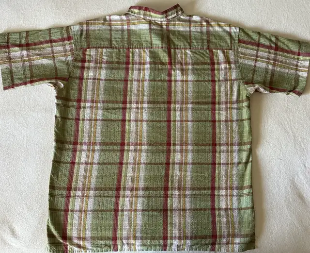 Patagonia Shirt Sleeve Seersucker Shirt - XL in Men's in Calgary - Image 5