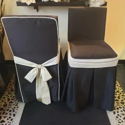 Chaises,lampe,bouquet, View more
