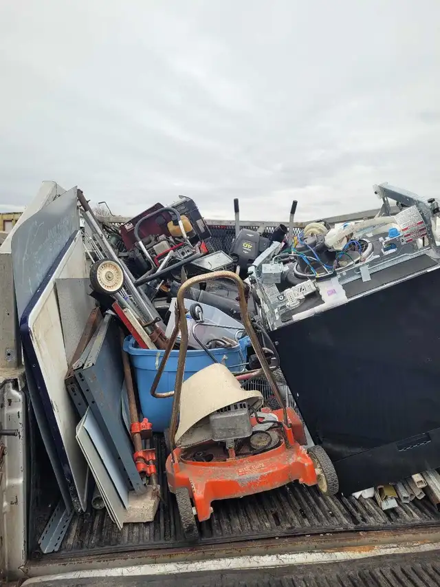 Free Metal Pick Up (Durham Region) in Other in Oshawa / Durham Region - Image 3