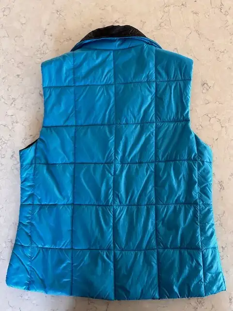 WOMEN'S SLEEVELESS JACKET63735878339841121