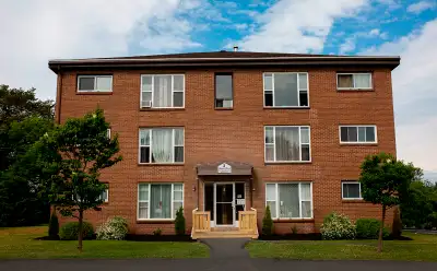 2-bedroom apartment coming available for August 1st at 2 Hayward Court in Truro. Building is close t...
