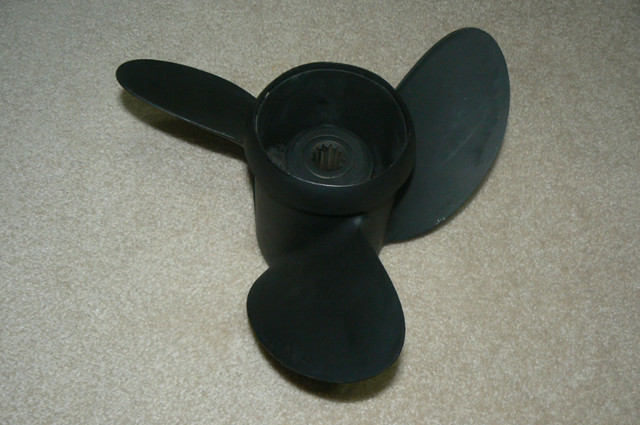 70 HP Johnson/Evinrude Propeller FOR SALE !! in Boat Parts, Trailers & Accessories in Sudbury - Image 2