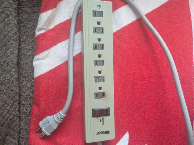 Woods Surge Protector Power Bar