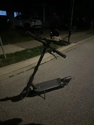 Best scooter ever, goes 35kmh, has suspension and it’s great you can wheelie or jump like it’s nothi...