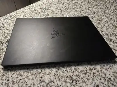 Razer Blade Stealth i7 8565u 16gb 13.3 GAMING LAPTOP WITH CHARGE, View more