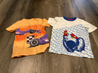 2 Graphic t-shirts (5T)