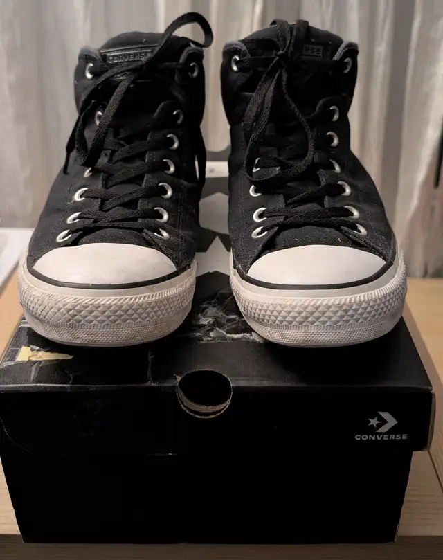 CONVERSE ALL STAR Chuck Taylor Black Hi Top Sneakers runners in Men's Shoes in City of Toronto - Image 4
