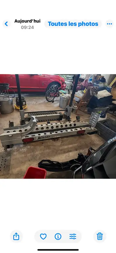 Je vends un élévateur de transport de moto pour VR de marque Kono en bonne condition. Cet élévateur...