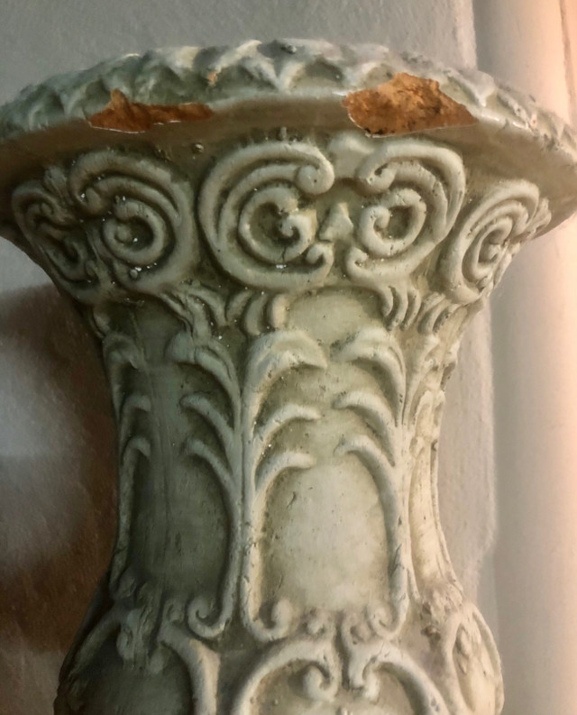 Terracotta based mini Urn/ Vase/Pot in Home Décor & Accents in Markham / York Region - Image 3
