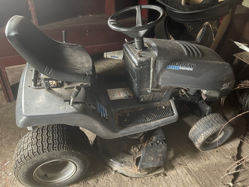 Lawn tractor Lawnmowers & Leaf Blowers Ottawa Kijiji