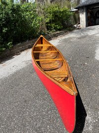 Gorgeous canoe for the whole family 