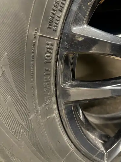 Winter tires in great condition that you can check in pictures Size 65R17 For more info DM me Price...