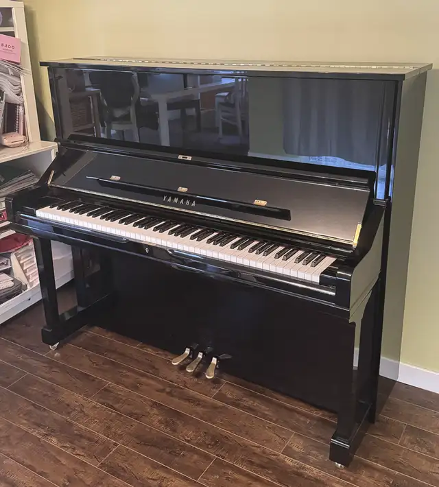 Yamaha U3 Upright Piano in Pianos & Keyboards in Vancouver - Image 2