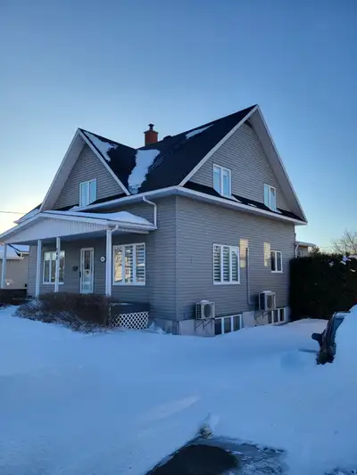 24 portes et fenètres en très bonne condition, View more