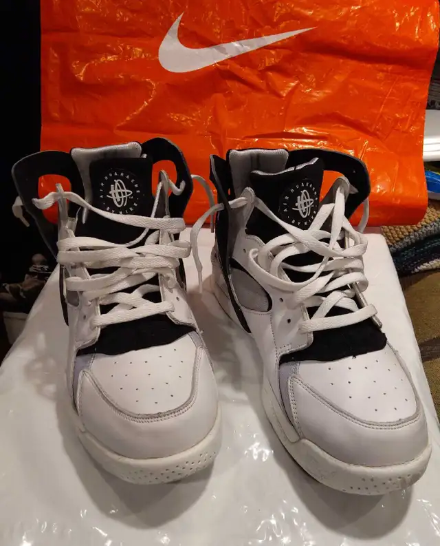Nike air Huarache men's shoes size 11.5,  in Men's Shoes in City of Toronto - Image 3
