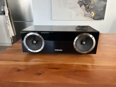 Samsung Bluetooth speaker. Model DA-E670. Docking station supports both Apple and Samsung Galaxy dev...