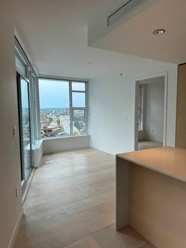 2 bed downtown Vancouver in Long Term Rentals in Vancouver - Image 3