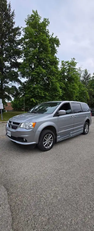 2013 Dodge Grand Caravan RT Model Wheelchair van modified Accessible van 134,000 km Top of the line...