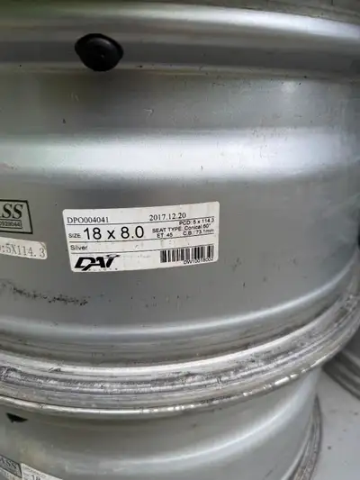 DAT Alloy wheels 18'' X 8'', 114.5X5, Center bore 73.1mm, Offset +45 Perfect other than curb rash on...