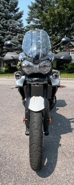 Moto Triumph Tiger 800 XRT in Street, Cruisers & Choppers in Laval / North Shore - Image 4