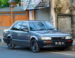 1988 Mazda 323