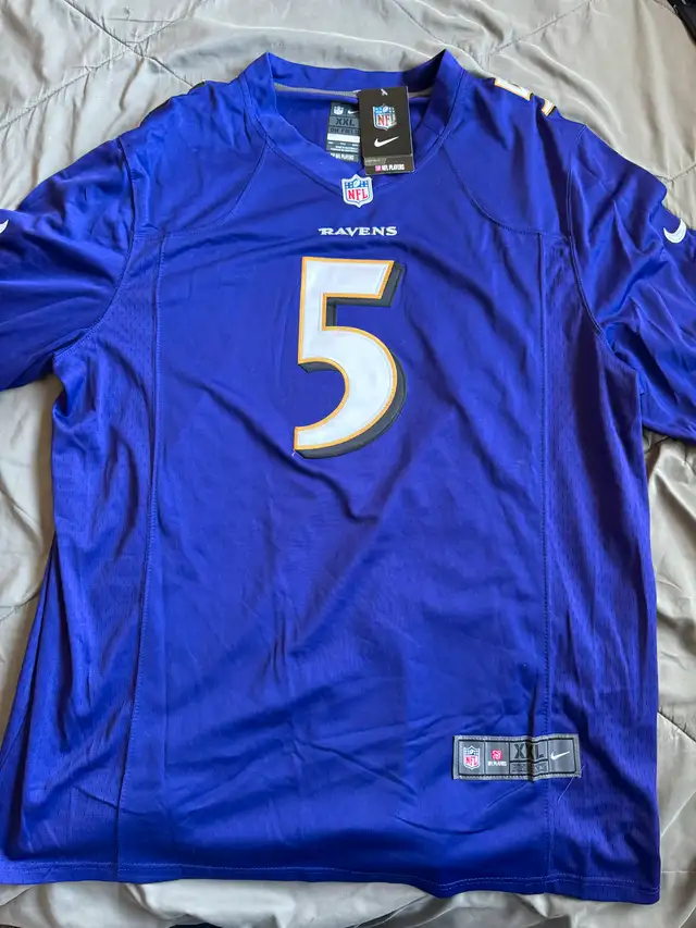 Authentic NFL jerseys in Football in Winnipeg - Image 8